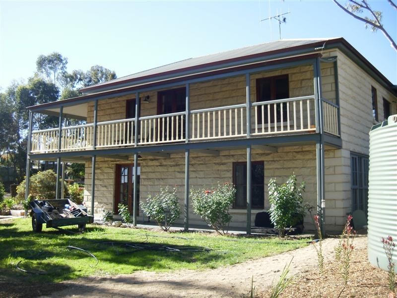 49 Race Street, Flora Hill VIC 3550