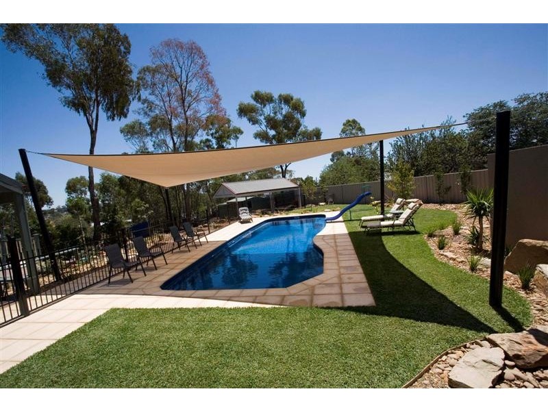 49 Race Street, Flora Hill VIC 3550