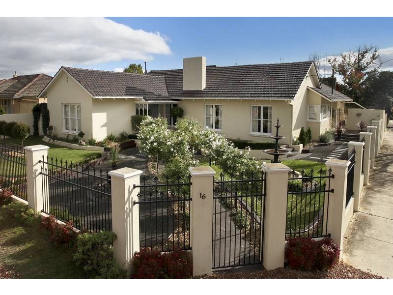 16 Eaglehawk Road, Bendigo VIC 3550