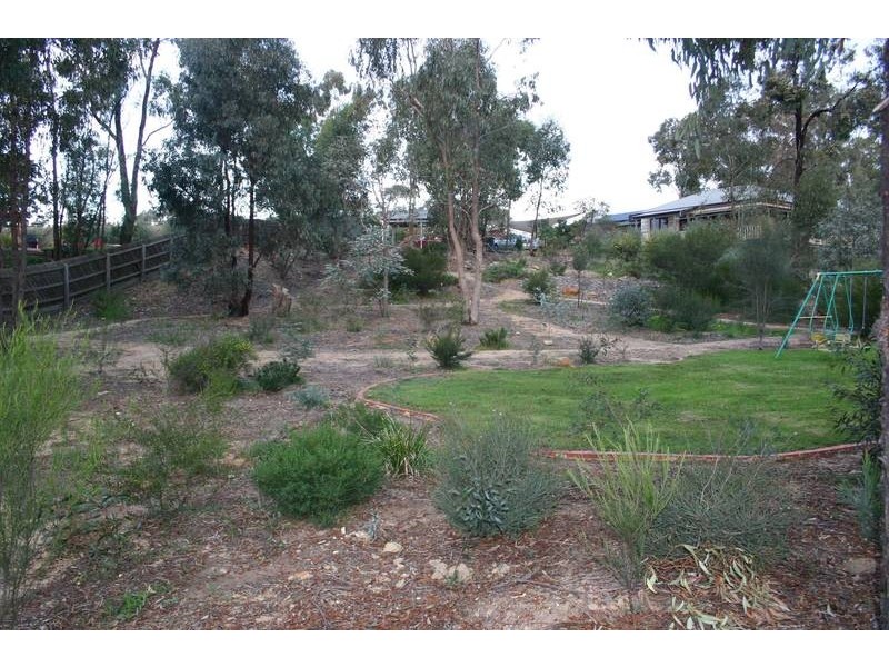 47 Race Street, Flora Hill VIC 3550