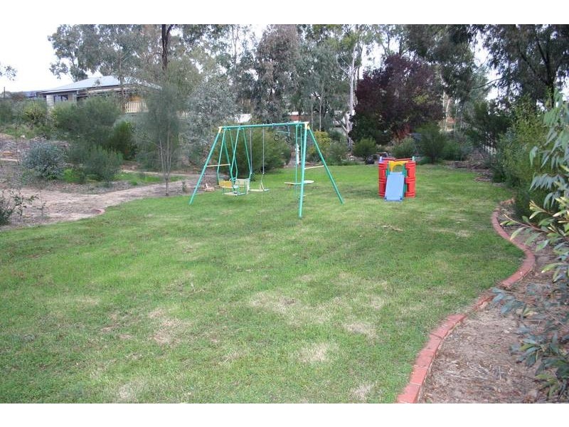 47 Race Street, Flora Hill VIC 3550