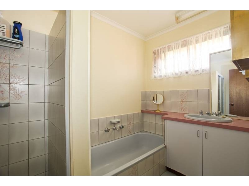 1/6 Nerang Court, Strathdale VIC 3550