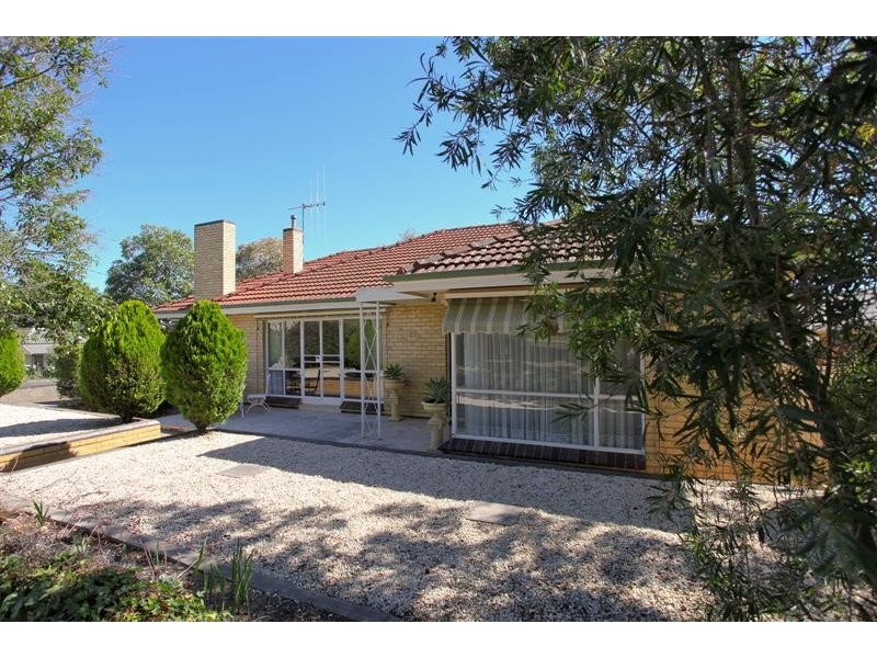 19 Michael Street, Kennington VIC 3550