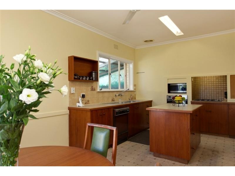 19 Michael Street, Kennington VIC 3550