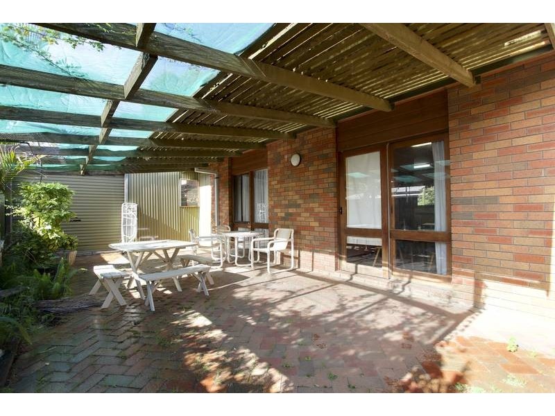 8 Sharon Street, Flora Hill VIC 3550