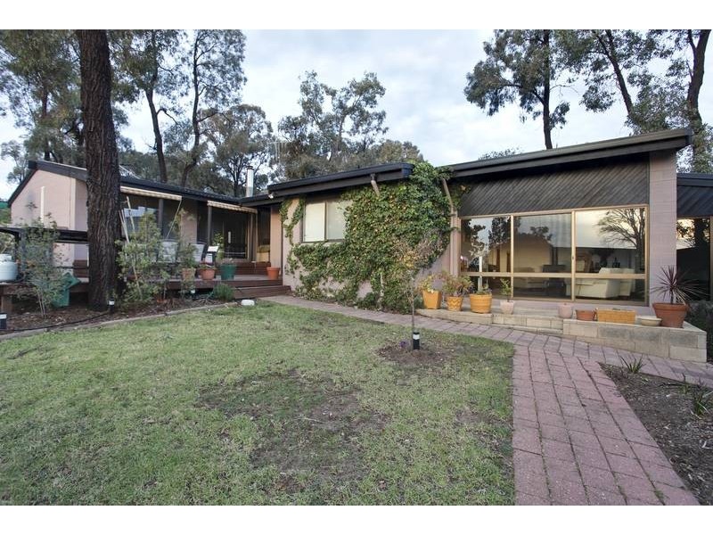 74 Lowndes Street, Strathdale VIC 3550