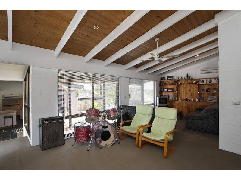 74 Lowndes Street, Strathdale VIC 3550