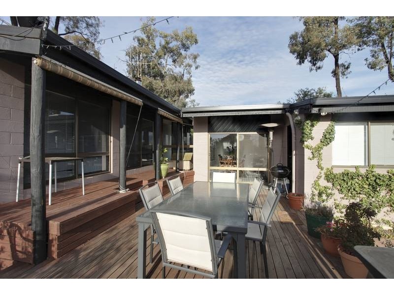 74 Lowndes Street, Strathdale VIC 3550