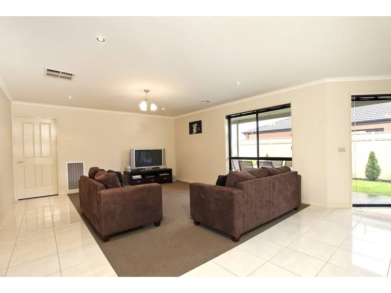 49 Bassett Drive, Strathfieldsaye VIC 3551