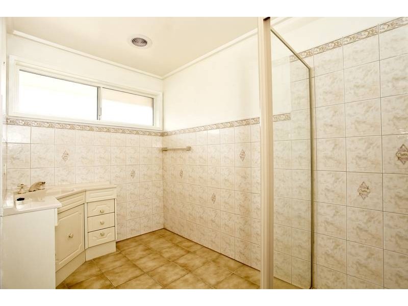 23 Belinda Avenue, Golden Square VIC 3555