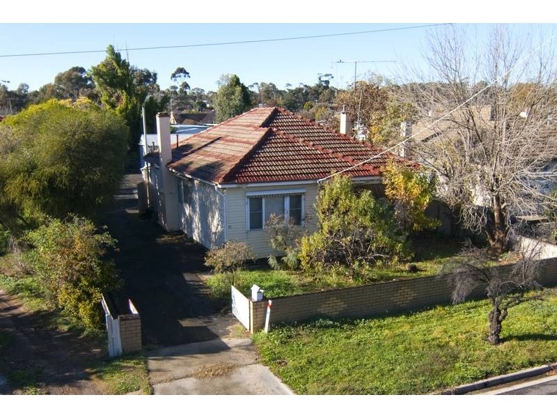 13 Lindsay Street, Kangaroo Flat VIC 3555
