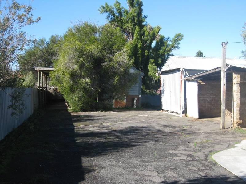 13 Lindsay Street, Kangaroo Flat VIC 3555