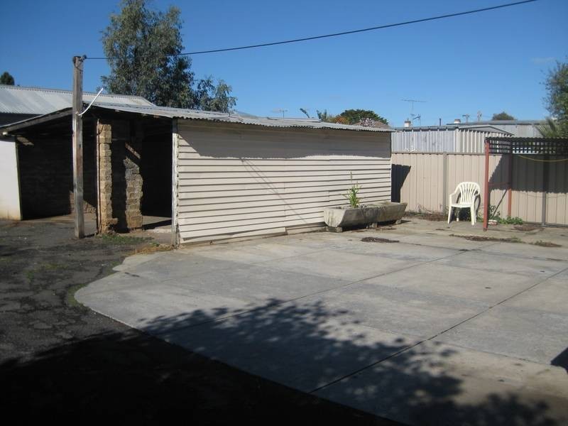13 Lindsay Street, Kangaroo Flat VIC 3555