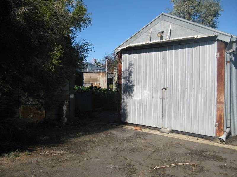 13 Lindsay Street, Kangaroo Flat VIC 3555