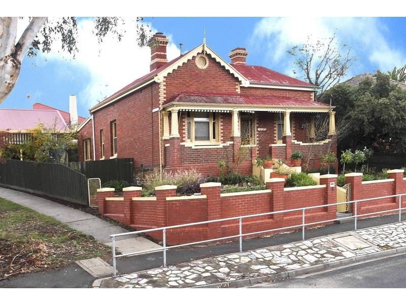 4 Carpenter Street, Quarry Hill VIC 3550