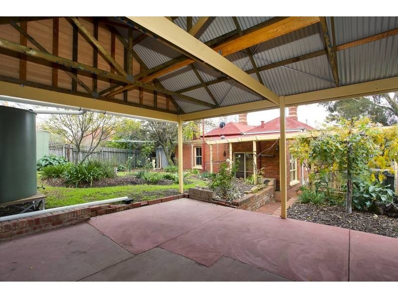 4 Carpenter Street, Quarry Hill VIC 3550
