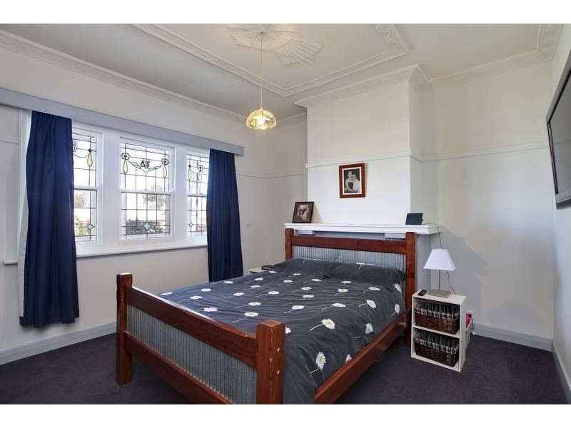 327 Eaglehawk Road, California Gully VIC 3556