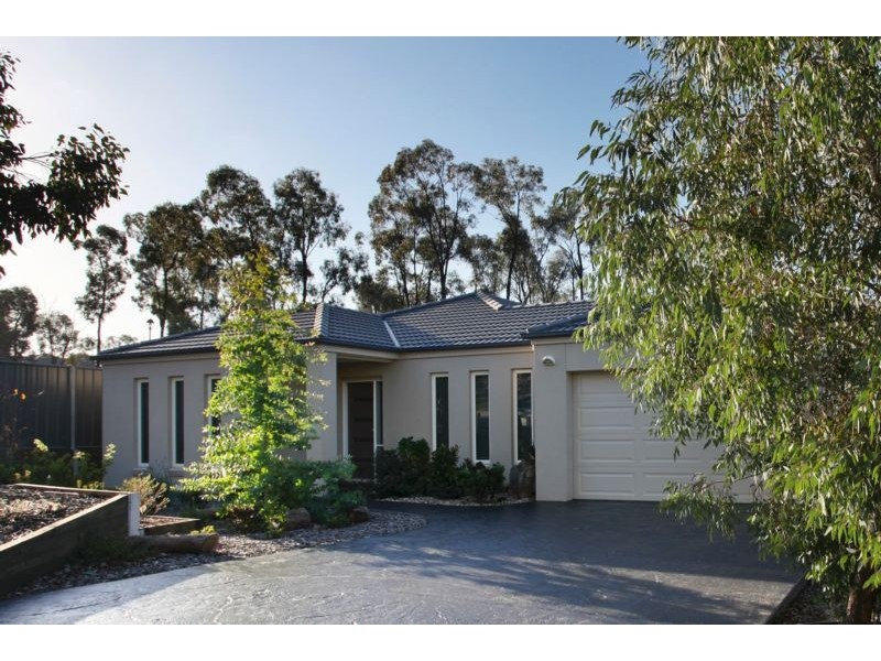 1 Claremont Terrace, Strathdale VIC 3550