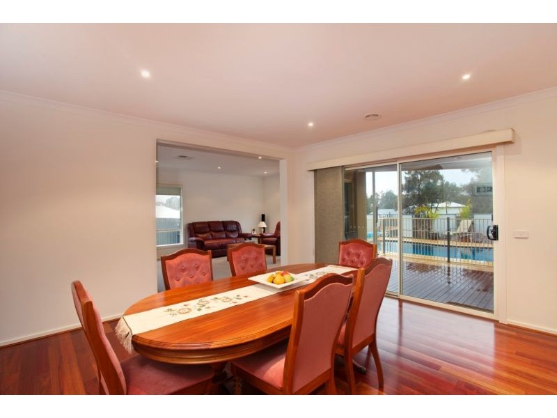 1 Claremont Terrace, Strathdale VIC 3550