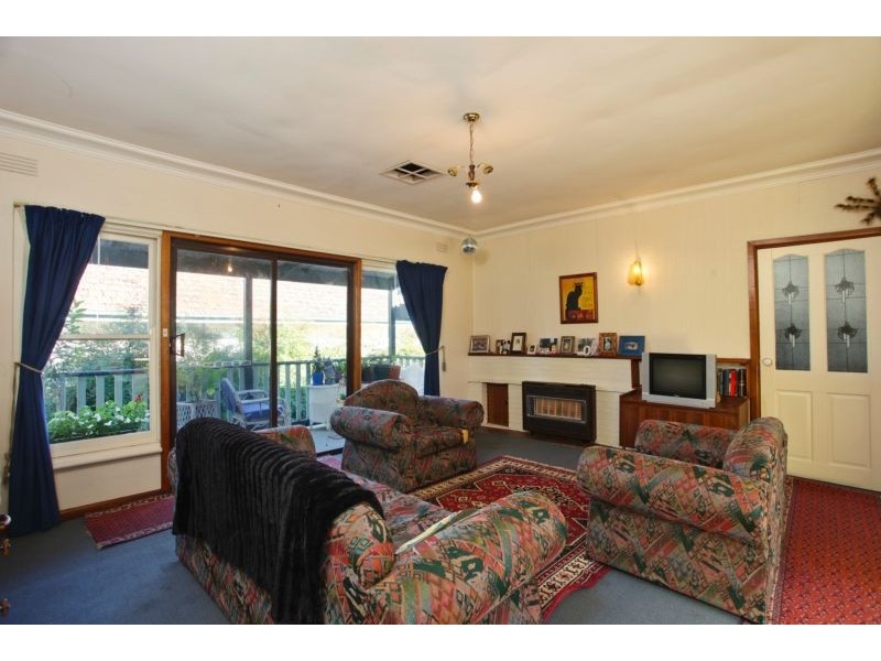 22 Clarence Avenue, Flora Hill VIC 3550