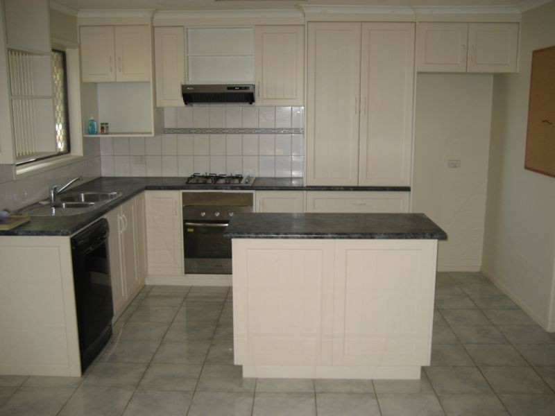 4 Yandong Street, White Hills VIC 3550