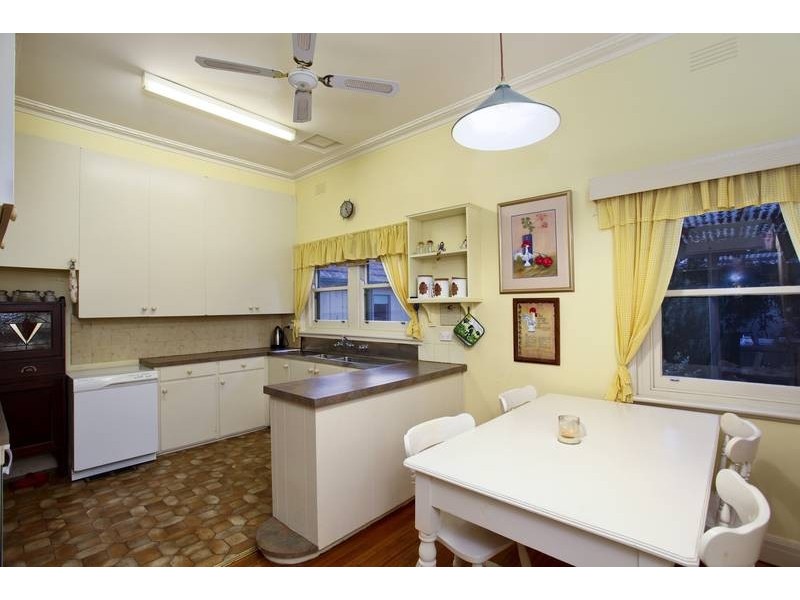 61 Simpsons Road, Eaglehawk VIC 3556