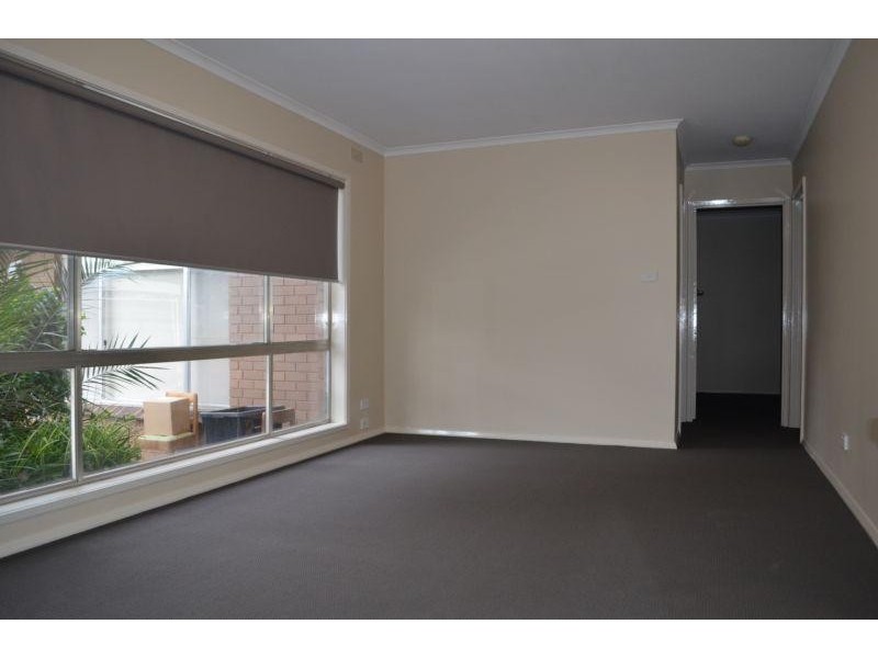 2/3 Park Street, Strathdale VIC 3550