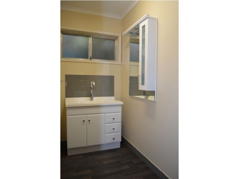 2/3 Park Street, Strathdale VIC 3550