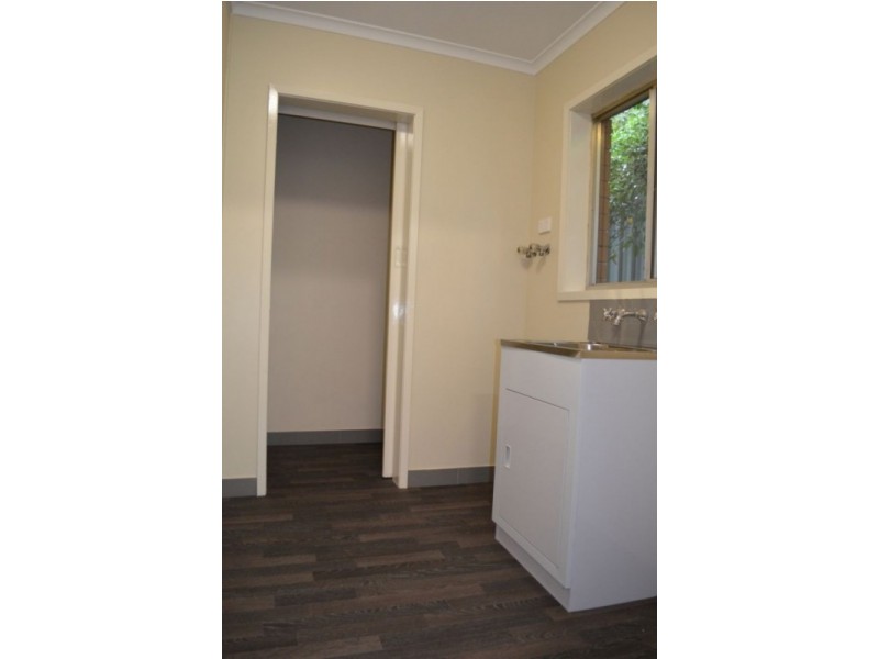 2/3 Park Street, Strathdale VIC 3550