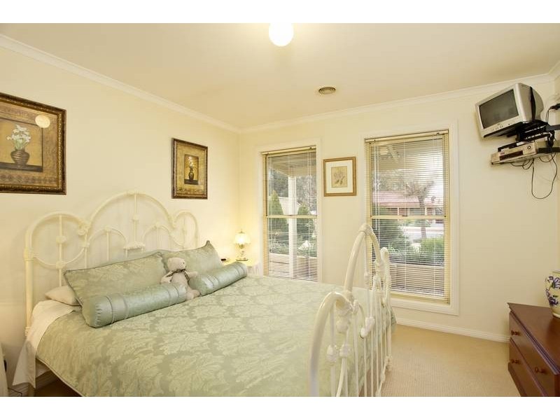 10 Bassett Drive, Strathfieldsaye VIC 3551