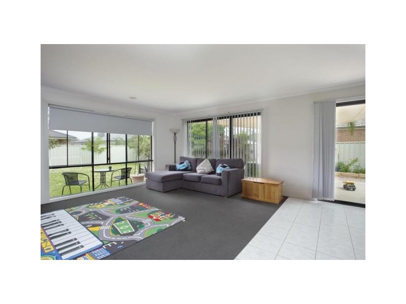8 Lorikeet Avenue, Epsom VIC 3551