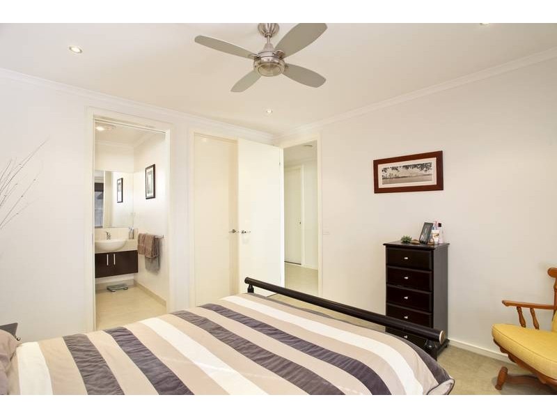 27 Greenview Circuit, Epsom VIC 3551