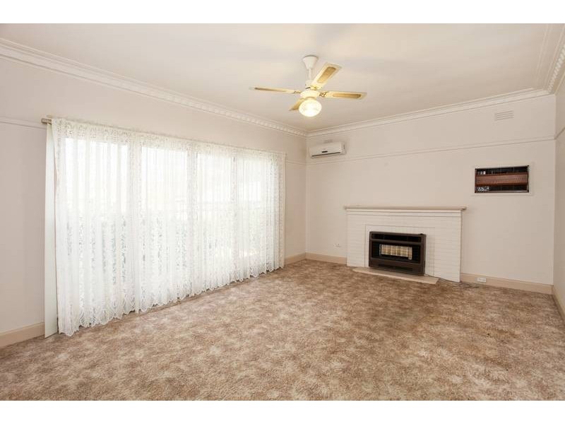 1 Swalling Crescent, Kennington VIC 3550