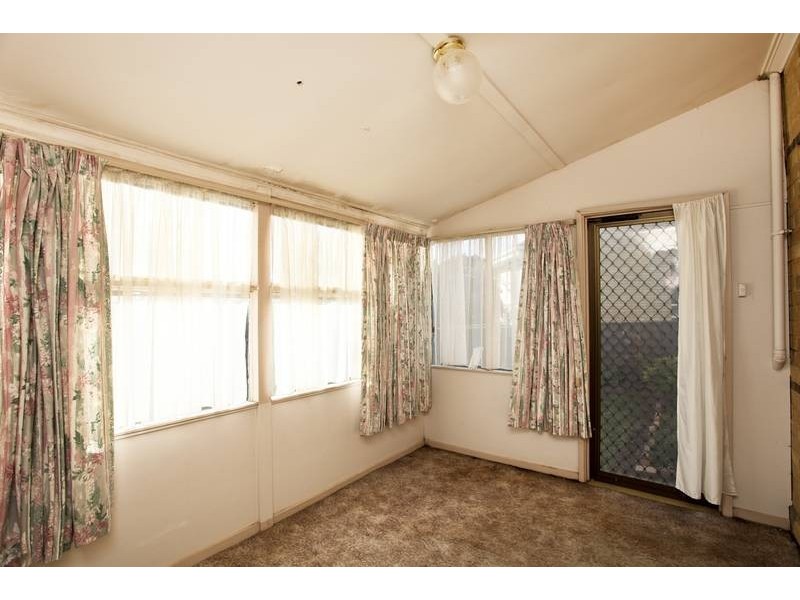 1 Swalling Crescent, Kennington VIC 3550