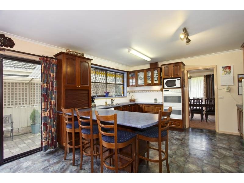 13 Glencoe Street, Kennington VIC 3550