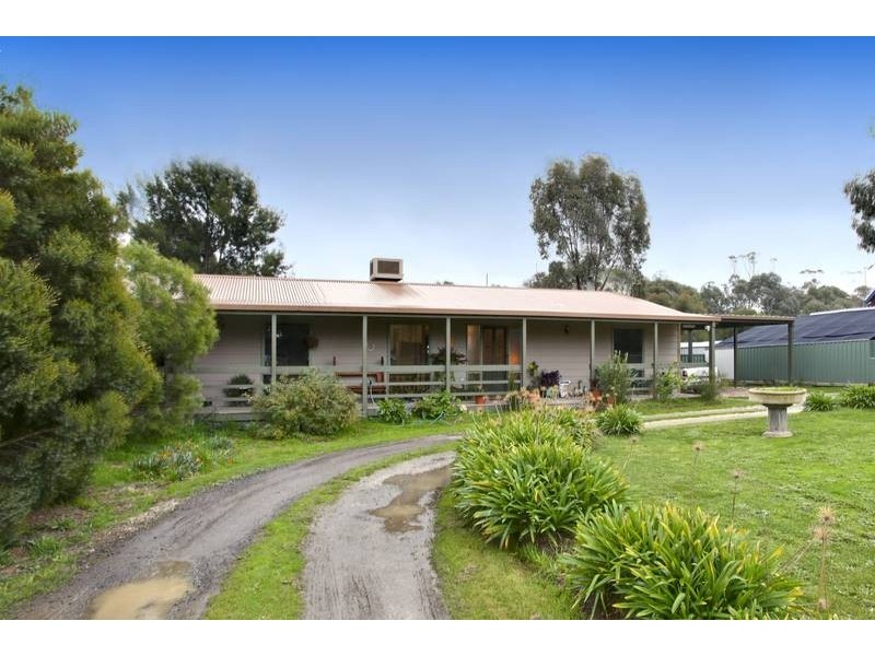 16 Rennie Street, Huntly VIC 3551