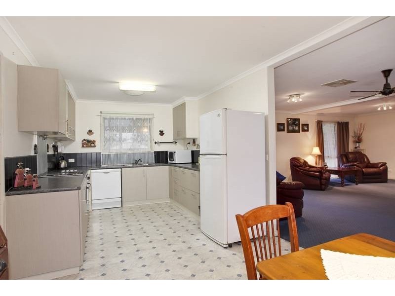 16 Rennie Street, Huntly VIC 3551