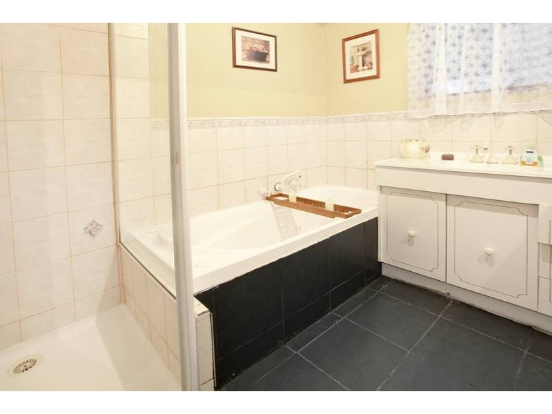 16 Rennie Street, Huntly VIC 3551