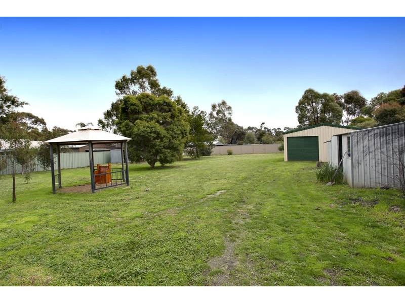 16 Rennie Street, Huntly VIC 3551