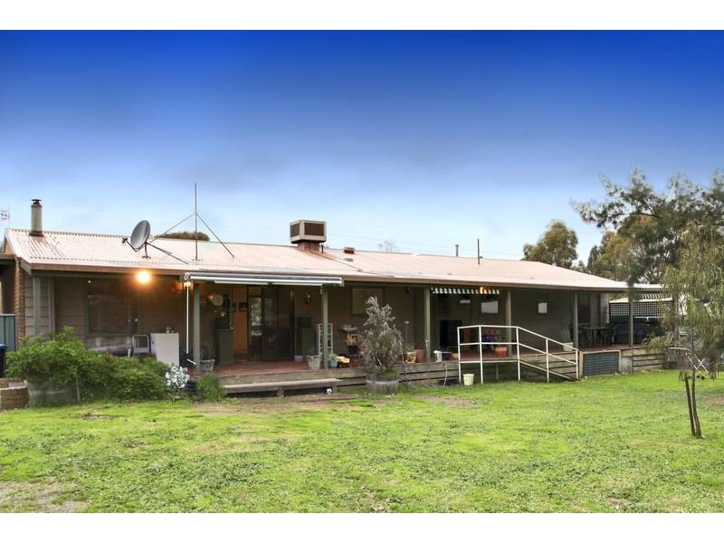 16 Rennie Street, Huntly VIC 3551