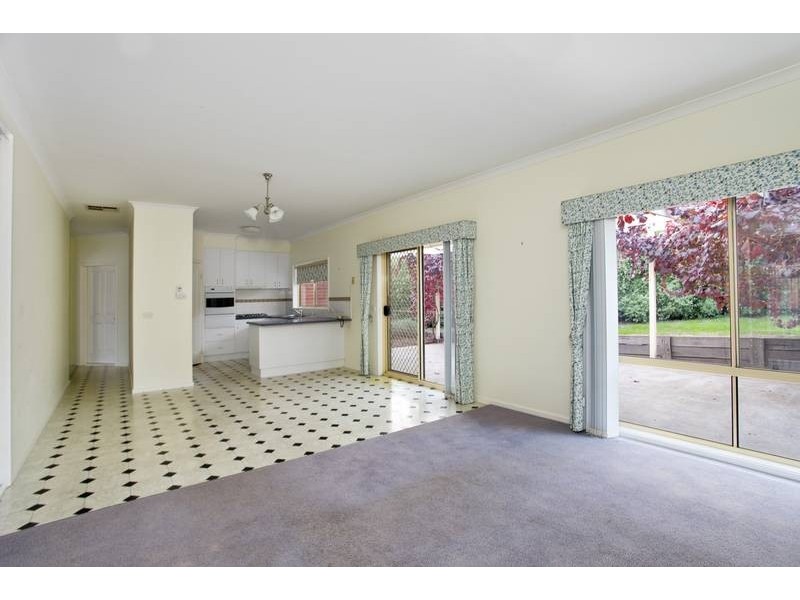1 Adelle Court, Strathdale VIC 3550