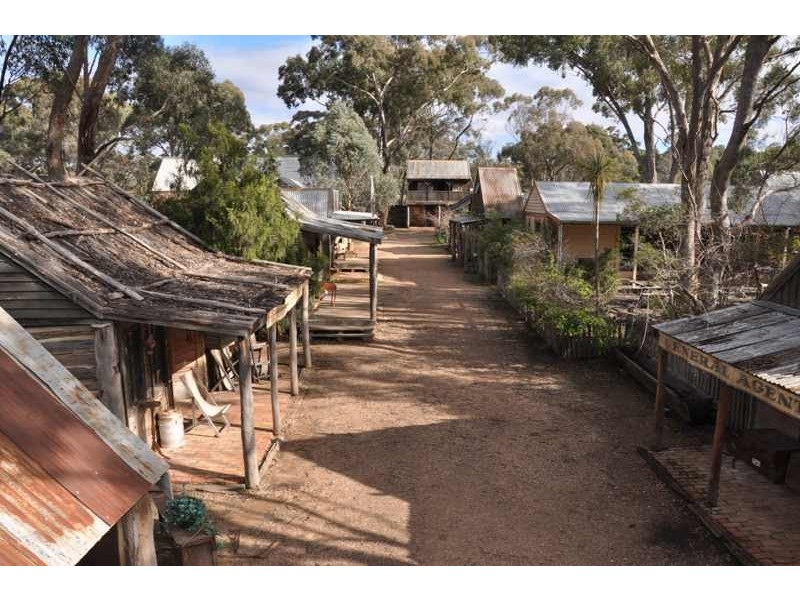 8 Allans Road, Maldon VIC 3463