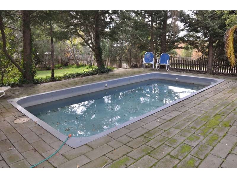 8 Allans Road, Maldon VIC 3463