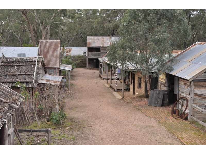 8 Allans Road, Maldon VIC 3463