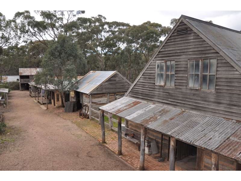 8 Allans Road, Maldon VIC 3463