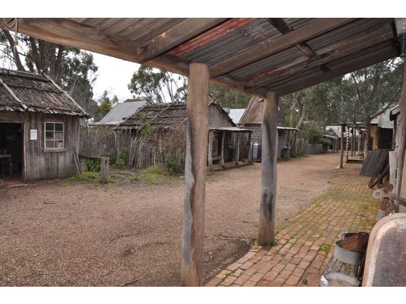 8 Allans Road, Maldon VIC 3463