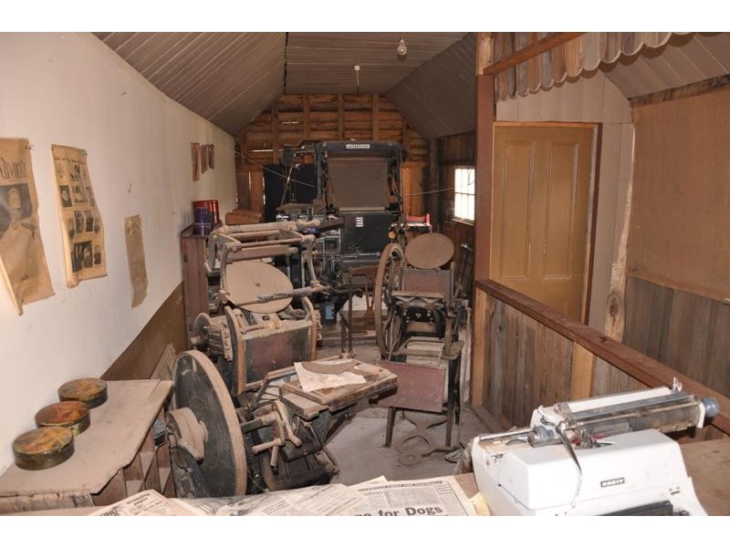 8 Allans Road, Maldon VIC 3463