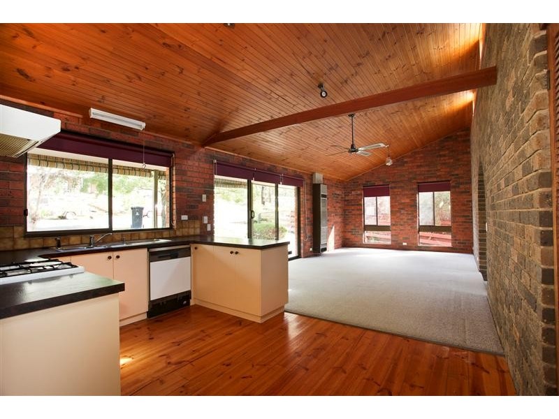 10 Balmoral Drive, Golden Square VIC 3555