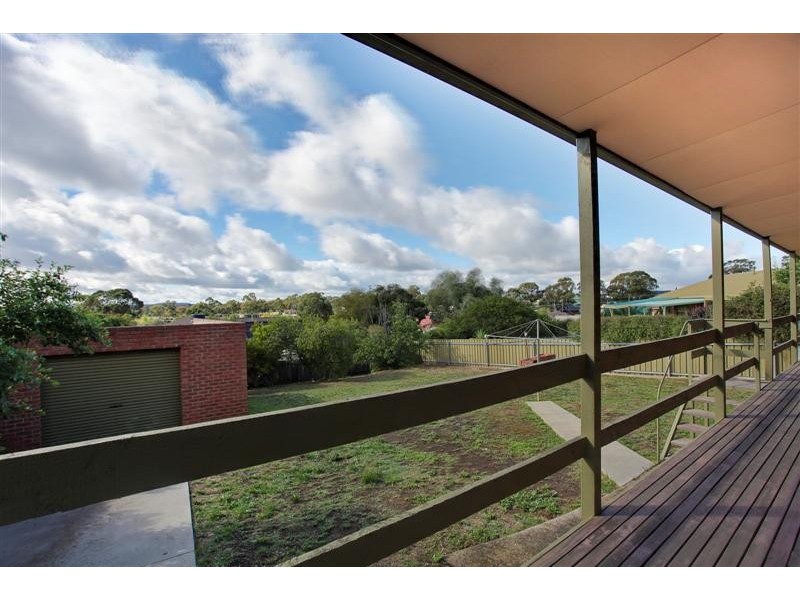 10 Balmoral Drive, Golden Square VIC 3555