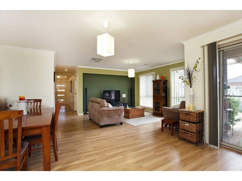 21 Cooba Drive, Epsom VIC 3551